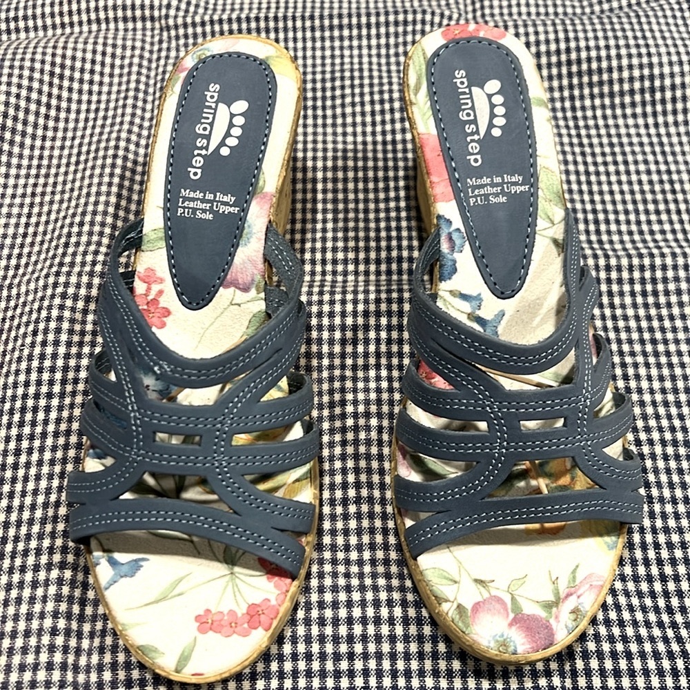 Spring Step Sandals - Picture 2 of 9